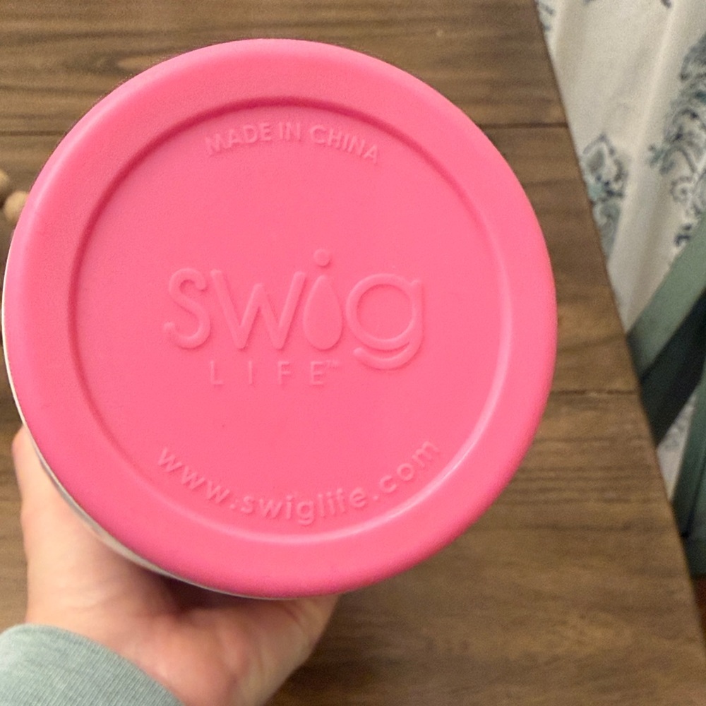 Swig 40 oz Confetti Tumbler with Pink Handle - Picture 4 of 4
